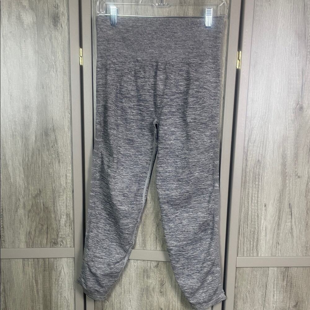 NWOT PINK Victoria's Secret High Waisted Capri Leggings Women's L